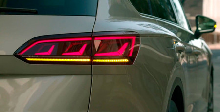 El Volkswagen Touareg 2019 se asoma en este completo vídeo teaser: más músculo y mucha tecnología
