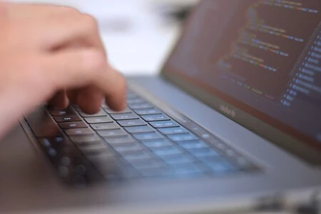 Vojtech Bruzek Jb1ca3no2f0 アンスプラッシュ