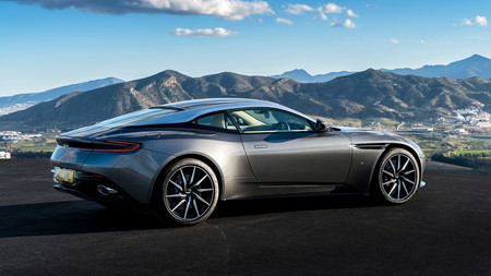 Aston Martin Db11