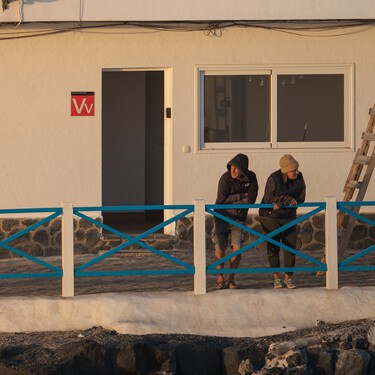 Llevo dos años con un Airbnb ilegal en el piso de arriba: el horror de tener un piso turístico en tu comunidad 