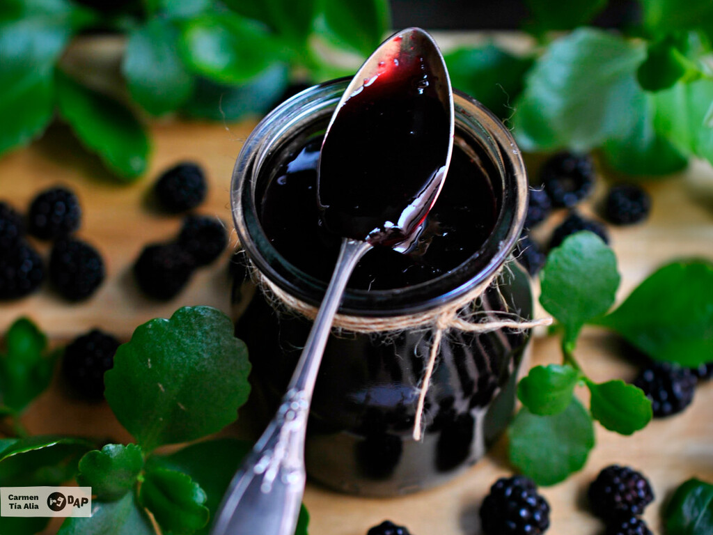Mermelada de moras silvestres: receta casera tradicional (o con Thermomix)
