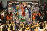 Taddy Blazusiak gana el Superenduro de Brasil con Alfredo Gómez en el podio