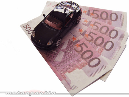 ¿Cuánto gastamos al mes en el coche?