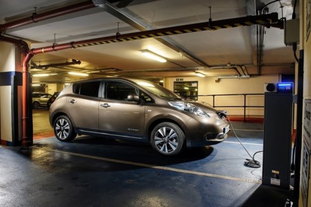 Será en el 2020 cuando haya más electrolineras que gasolineras en Reino Unido según Nissan