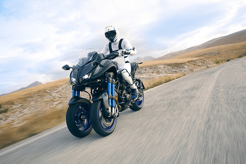 Una moto de tres ruedas, ocio puro y 45º de inclinación. ¿Qué podemos esperar de la Yamaha Niken?