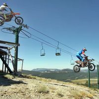 Viendo a Cody Webb y Taylor Robert haciendo travesuras en Donner Pass desearás que se vaya la nieve