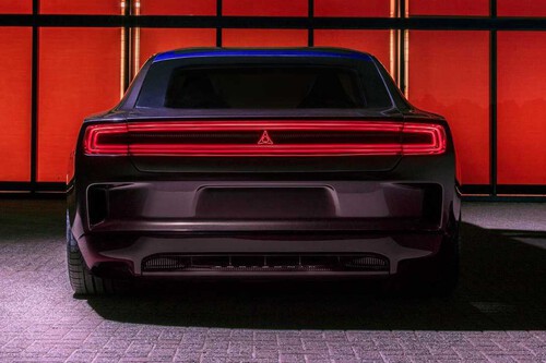 Dodge se ha pasado el juego de los tubos de escape falsos: los coches eléctricos ya empiezan a sonar como un V8 (o lo intentan)