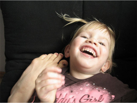 ¿Qué razones necesitas para hacer cosquillas a tus hijos?
