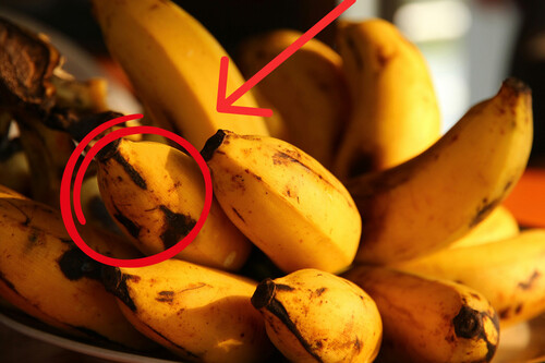 Por qué el plátano se pone negro al salir de la verdulería: así puedes lograr que dure más tiempo