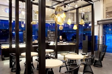¿Turista cool por Paris? Tu lugar es LE66 Café, ¡te encantará!