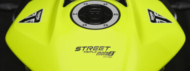 Una nueva y misteriosa Triumph Street Triple está al caer. Sería una retro muy deportiva con aires de MotoGP