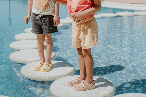 Cómo elegir chanclas y sandalias para los niños y cuáles son las mejores