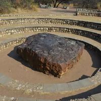 Um agricultor encontrou com o arado o maior meteorito intacto da Terra: ele pesa 60 toneladas e estava no solo há 80 mil anos  