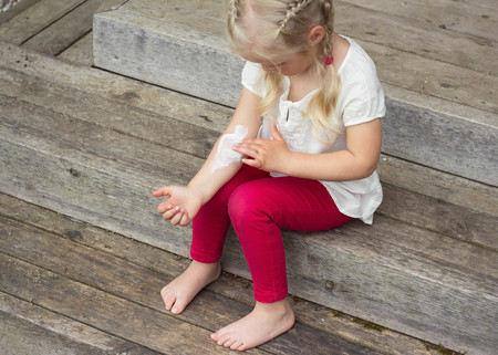 Un tercio de los afectados por psoriasis son niños: ¿qué es y cómo afecta esta enfermedad en la infancia y adolescencia?