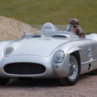 A subasta, esta preciosa réplica del Mercedes-Benz 300 SLR con que Sir Stirling Moss ganó la Mille Miglia