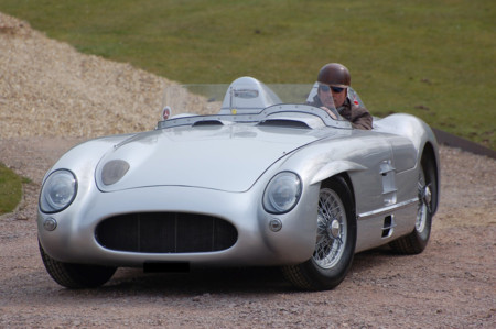 A subasta, esta preciosa réplica del Mercedes-Benz 300 SLR con que Sir Stirling Moss ganó la Mille Miglia