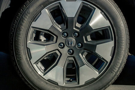 Honda Nissan 4