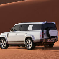 Maximizando la aventura: el Land Rover Defender 130 es el mismo todoterreno de lujo, pero ahora para ocho personas