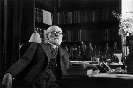 Obsesionado con su muerte y aterrado por el número 62: las delirantes manías de Sigmund Freud