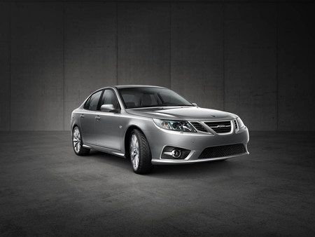 Financiando los coches eléctricos con coches de combustión: NEVS subasta un SAAB 9-3 a estrenar