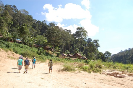 Visitando Malasia, visitando poblado nativo en Taman Negara