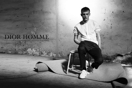 Aires minimalistas en la nueva campaña de Dior Homme