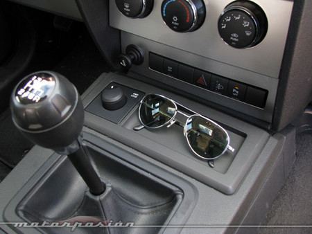 dodge-nitro-23