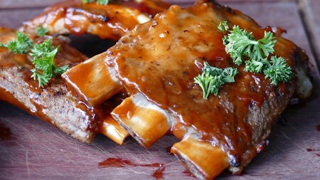 Costillas de cerdo al limón. Receta clásica de carne