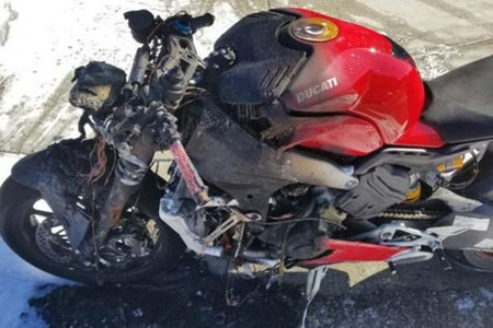 Panigale V4 Fuego 01