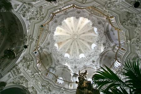 La Impresionante Cupula De La Iglesia De Nuestra Senora De La Asuncion Que Combina Elementos Barrocos Y Mudejares C Turismo De Priego De Cordoba