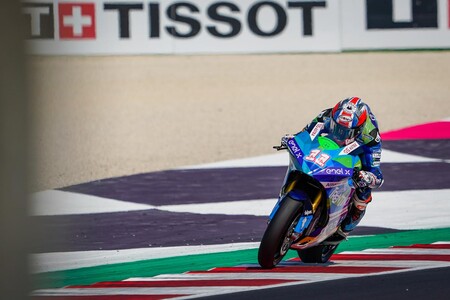 Matteo Ferrari aprovecha que tiraron a Dominique Aegerter para apretar la Copa del Mundo de MotoE
