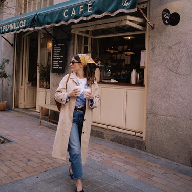 Novedad en Lefties: la gabardina color hueso más elegante ideal para cuando llegue el entretiempo 