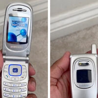 Há 20 anos, a Samsung tinha um celular com um botão tão especial que, em um evento, foi necessário tirar a bateria dele para evitar a curiosidade das pessoas