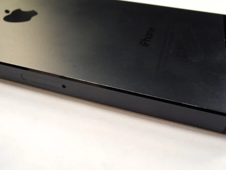 El iPhone 5 y sus problemas de pérdida de color en los biseles