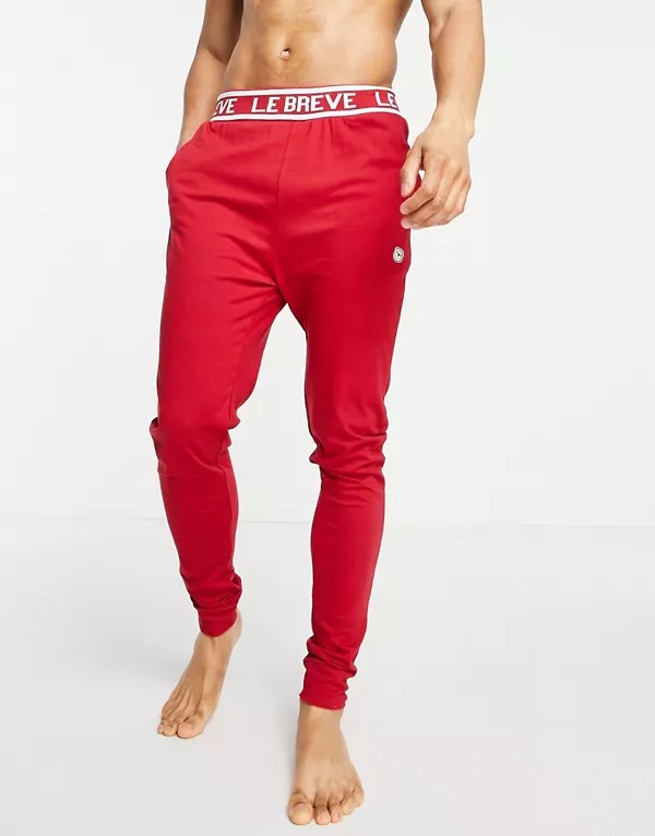 Pantalones rojos de estar por casa con bajos ajustados de Le Breve (parte de un conjunto)