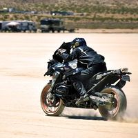 ¡Una BMW R 1200 GS de récord! A 275 km/h en Bonneville y por una buena causa