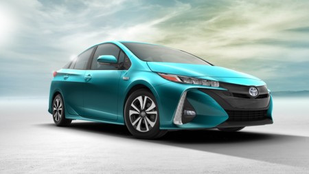 ¡Ahora también impulsado por el Sol! El Prius Plug-in Hybrid tendrá celdas solares
