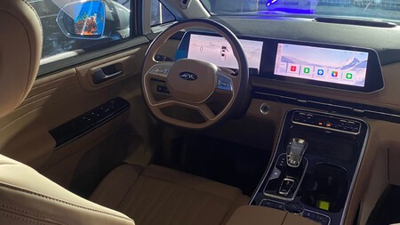 Interior Jac Traveler