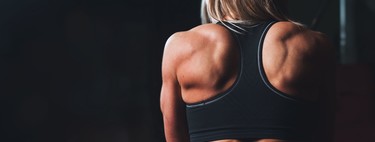 Los mejores ejercicios que puedes hacer en el gimnasio para reforzar el hombro después de una lesión