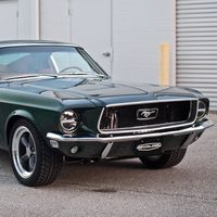 El Ford Mustang Fastback 2+2 1968 de Revology, es un clásico con motor de Mustang actual