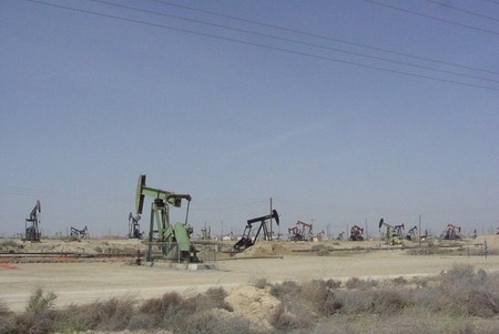 Irán empieza a cerrar el grifo del petróleo, los primeros: Reino Unido y Francia