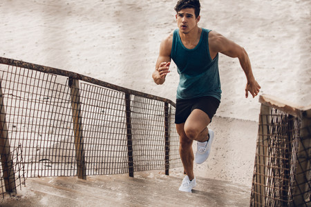 Entrenamiento HIIT de running al aire libre: una rutina para entrenar en poco tiempo