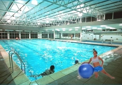Fitball + agua: una fusión divertida