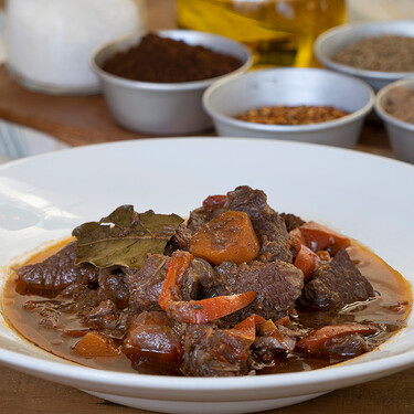 Carne al toro, receta tradicional gaditana de estofado de ternera