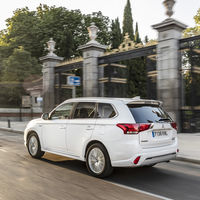 El nuevo Mitsubishi Outlander PHEV llegará este año junto a otro SUV compacto híbrido enchufable y un coche 100% eléctrico