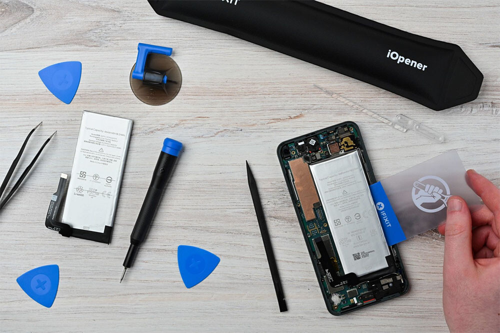 Ya puedes reparar tu Pixel en casa: Google y iFixit ponen a la venta los repuestos originales