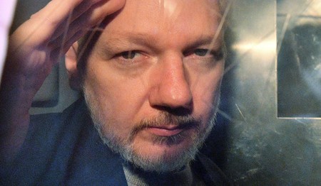 Julian Assange será extraditado a Estados Unidos si la justicia británica da luz verde
