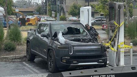 Rivian R1t Se Incendia En Estacion De Carga 3