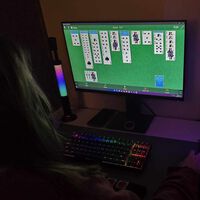 Se deja 700 dólares en un PC Gaming para jugar al World of Warcraft con su esposa... y ella se pasa el día viciando al Solitario
