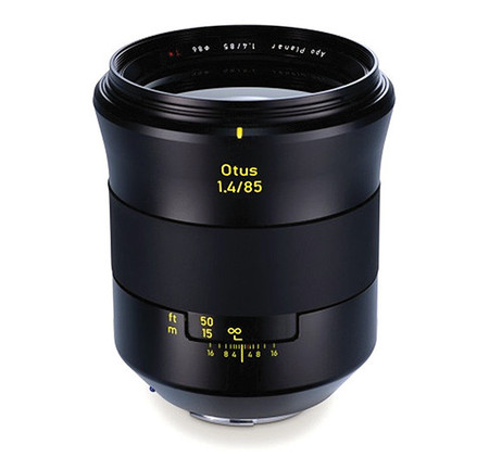 Zeiss ha presentado otro objetivo «enorme»: el Otus 85 mm f/1.4 Planar T